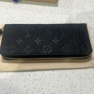 NWT Louis Vuitton Zippy Wallet